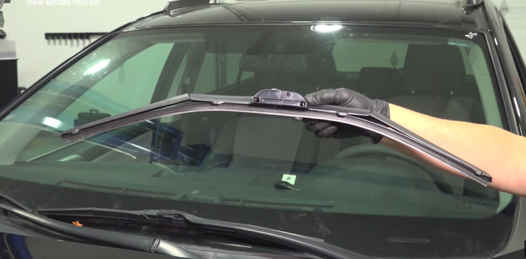 What Size Wiper Blades for 2015 Toyota Rav4